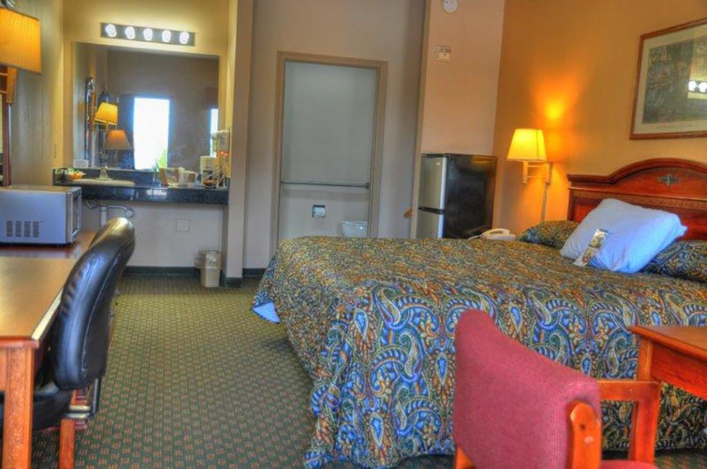 Lone Star Inn And Suites วิกทอเรีย ภายนอก รูปภาพ