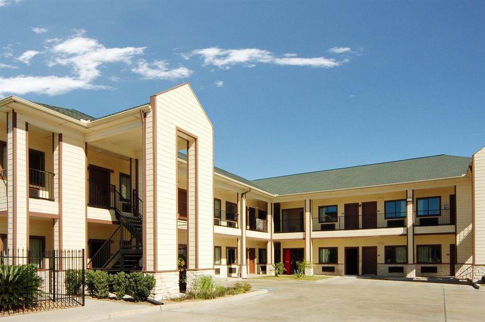 Lone Star Inn And Suites วิกทอเรีย ภายนอก รูปภาพ