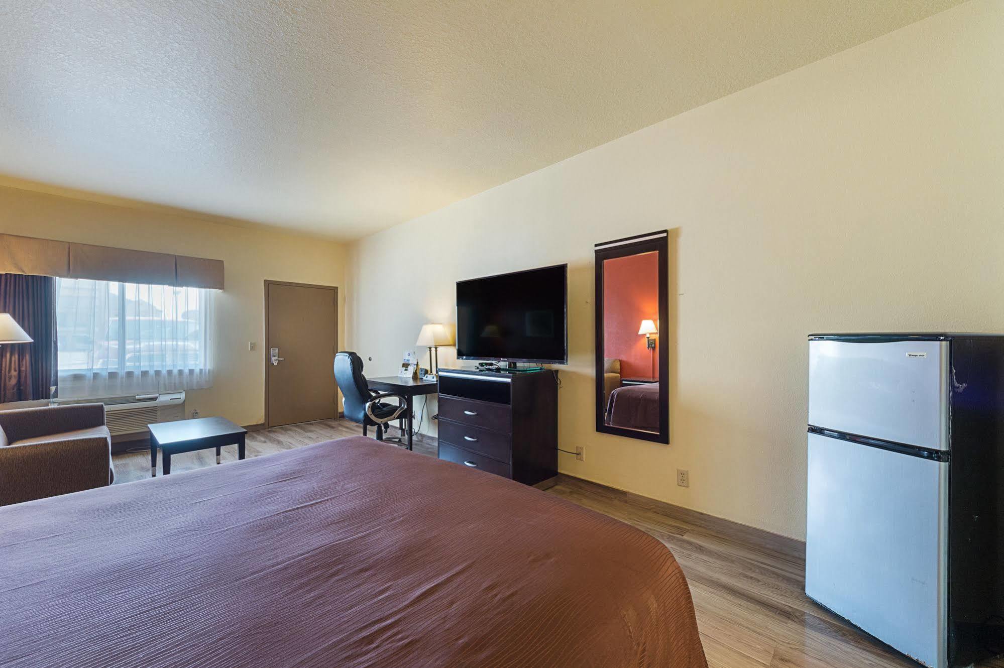 Lone Star Inn And Suites วิกทอเรีย ภายนอก รูปภาพ