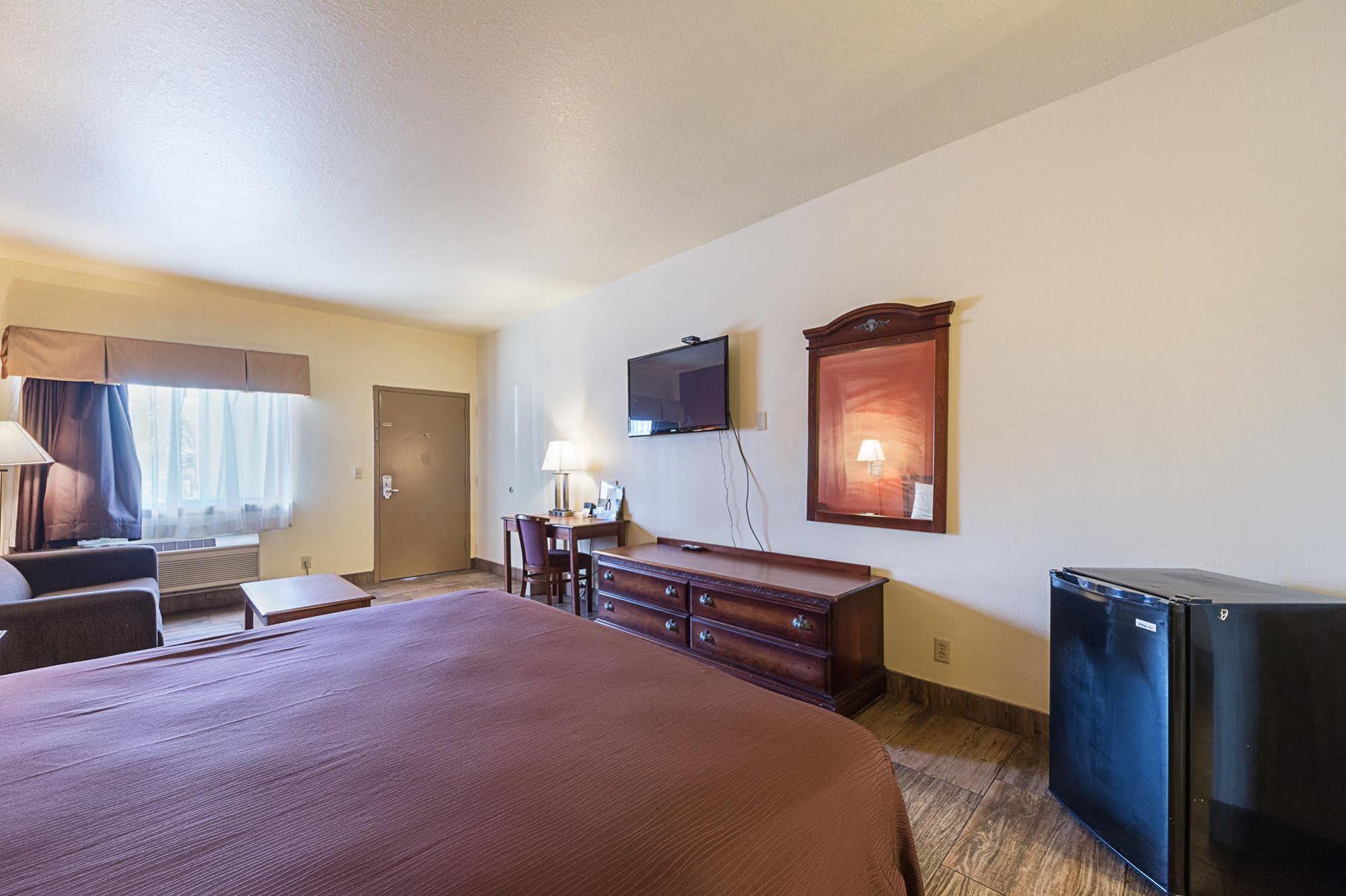 Lone Star Inn And Suites วิกทอเรีย ภายนอก รูปภาพ